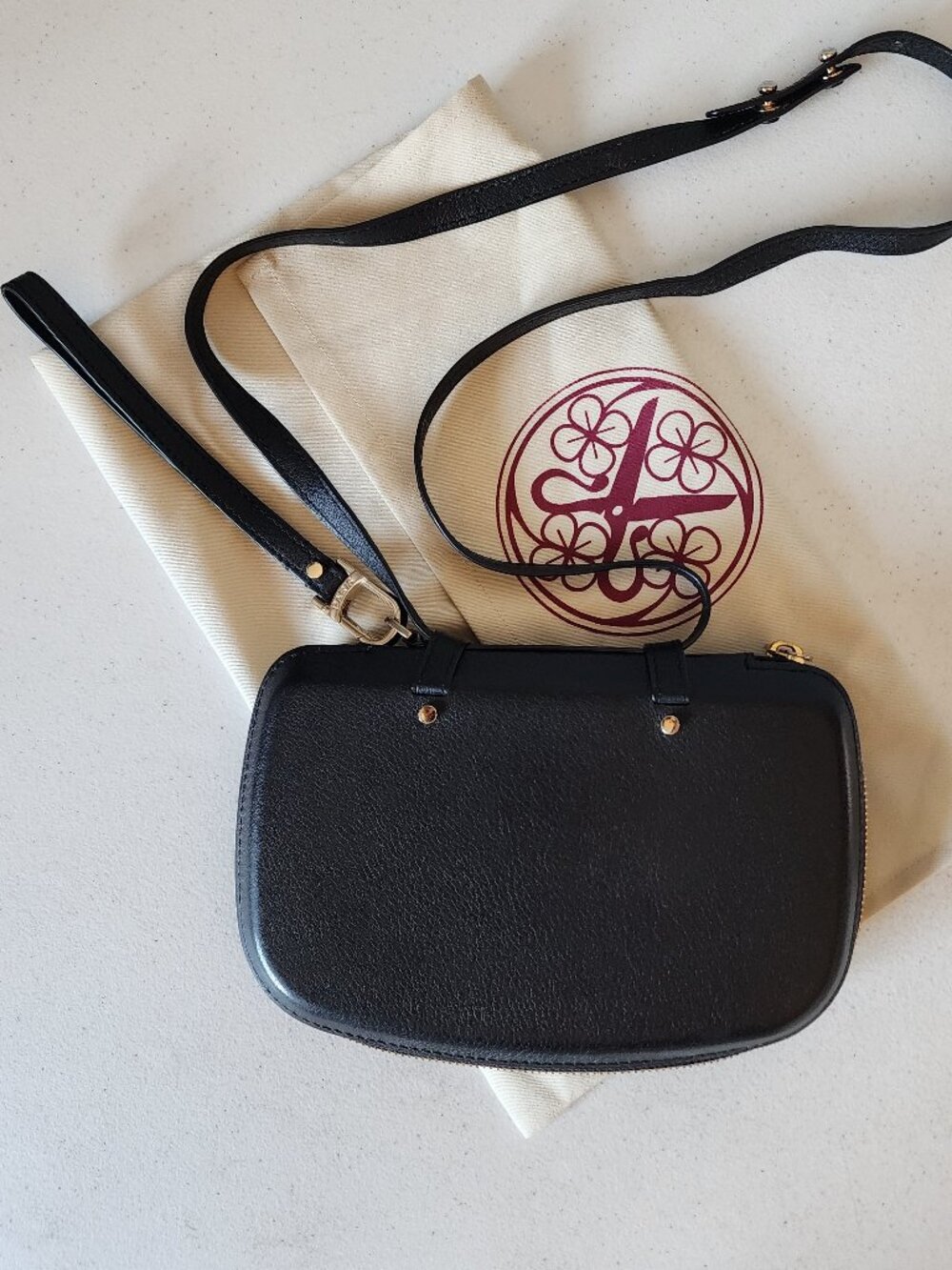 Perrin Paris Wallet/Clutch "EUC"